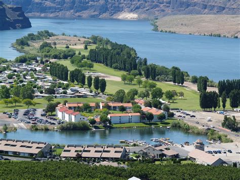 Crescent bar wa - Crescent Bay Resort is a great community adjacent to the Columbia River. Incredible pool and cabana. Kids playground equipment and tennis court. $368,000. 2 beds 1 bath 1,021 sq ft. 23772 Crescent Bay Dr NW #107, Quincy, WA 98848. Listing provided by NWMLS as Distributed by MLS Grid. Crescent Bar, WA home for sale. 
